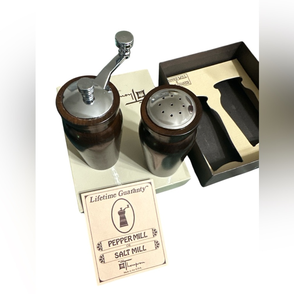 Olde Thompson salt shaker and pepper mill set NIB - Picture 3 of 5